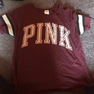 pink t shirt